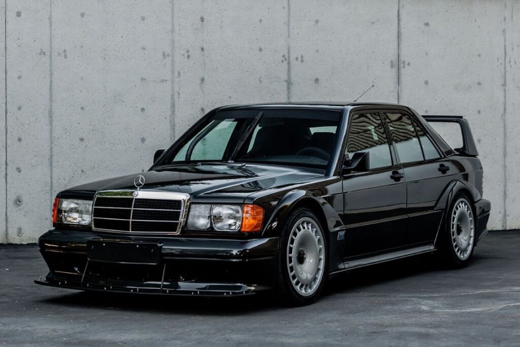 "Mercedes-Benz": Prabangos pradininkė, atverianti meistriškumą