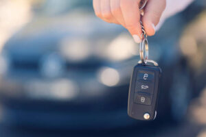 jei automobilio raktai lieka viduje